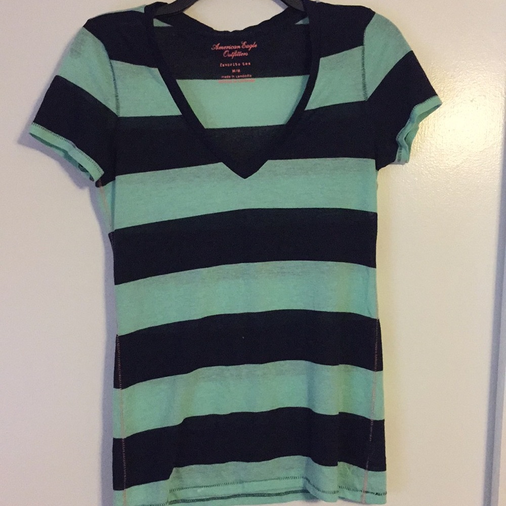 American Eagle v-neck